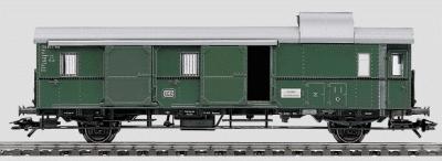 Marklin 4315 HO Scale Local Baggage Car -- German Federal Railway