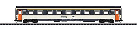 Marklin 43281 HO Scale Eurofima Type A9u 1st Class Compartment Car - 3-Rail - Ready to Run -- French State Railroad SNCF (Era IV, white, black, red)