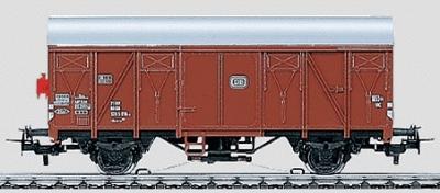 Marklin 4411 HO Scale Boxcar w/Marker Lights -- German Federal Railway