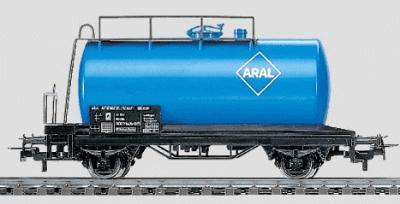 Marklin 4440 HO Scale Tank Car -- DB Aral