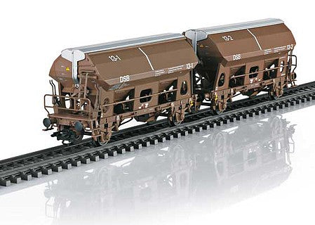 Marklin 46309 HO Scale Type Tdgrrs Paired Covered Hopper with Hinged Roof 5-Pack - 3-Rail - Ready to -- Danish State Railways DSB (Era V 2000, Boxcar Red, silver)