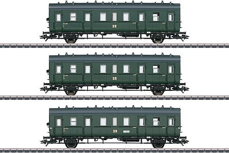Marklin 46395 HO Scale 2 Type DR B 541 and 1 Type DR Btr-541 Set - 3-Rail - Ready to Run -- German State Railroad DR (Era III 1963, green, gray)