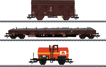 Marklin 47103 HO Scale Type Uas Flat, Wood Boxcar and Tank Car Set - 3-Rail - Ready to Run -- Colas Rail (Era VI, Boxcar Red, orange Tank Car)