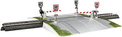 Marklin 74924 HO Scale Fully Automatic One-Piece Railroad Grade Crossing - 3-Rail - Start-Up
