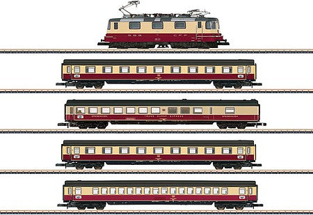 Marklin 81593 Z Scale TEE 75 Roland Train-Only Set - Standard DC -- Swiss Federal Railways SBB Re 4/4 Electric, 4 Cars (Era IV 1971, red, ivory)