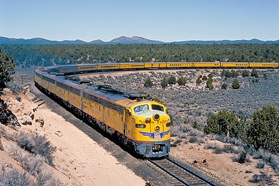 Marklin 88627 Z Scale EMD E8A - Standard DC -- Union Pacific #938 (Armour Yellow, gray)