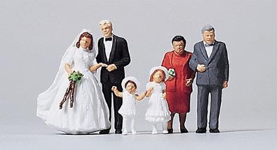 Merten 2535 HO Scale Wedding Group -- Bride & Groom w/Flower Girls & Parents