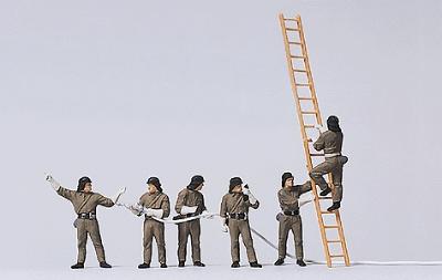 Merten 2545 HO Scale Emergency Workers -- German Firemen w/Ladder