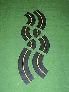 Mini Highways 203 HO Scale Curved Roadway - Yellow Lines -- 6' 1.8m