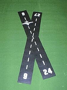 Mini Highways 209 HO Scale Airport Runway pkg(2) -- 3' 91.4cm