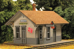 Monroe Models 9210 N Scale Hickson Depot -- Kit - 2-1/4 x 1-1/4 x 1-3/8" 5.7 x 3.2 x 3.5cm