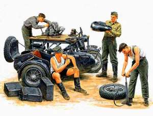 Master Box Models 3560 1/35 German Motorcycle & Repair Crew (4)