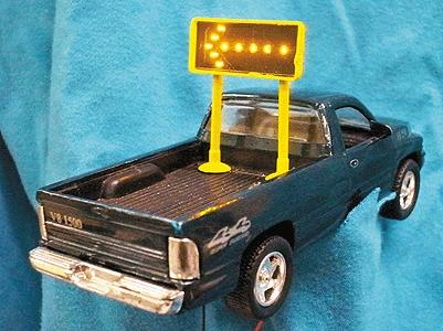 Miniatronics 8000201 HO Scale Flashing Highway Arrow Mobile Display w/3V DC Transformer, 5' 30-Gauge Wire -- Double