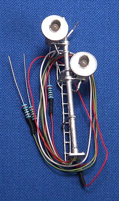 NJ International 1347 HO Scale Double Target Signal w/BiPolar/BiColor LEDs (red/green) -- No Relay Cabinet (silver)