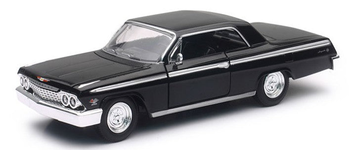 New Ray 71843 1/25 1962 Chevrolet Impala SS Car (Die Cast)