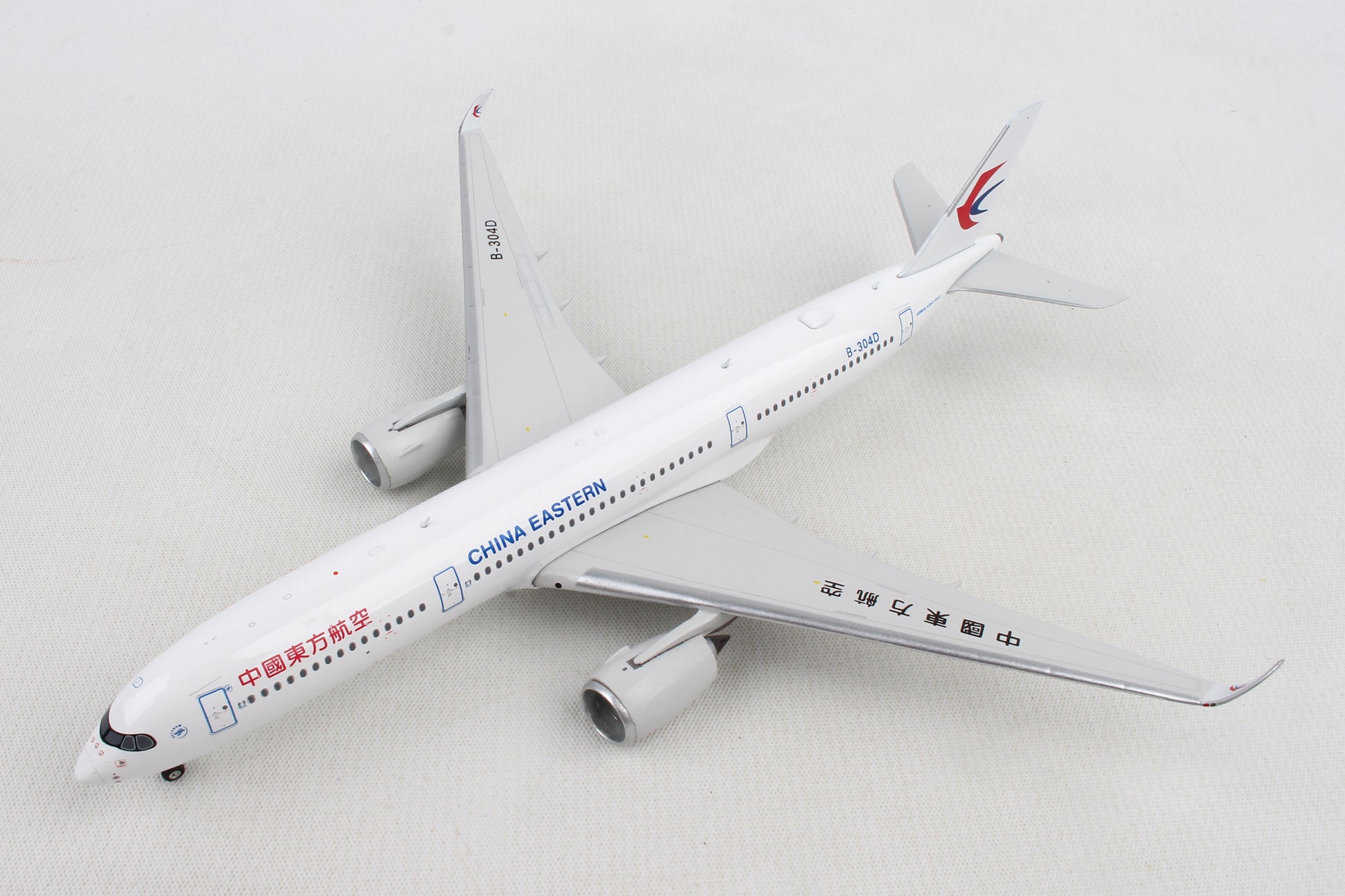Phoenix Diecast PH1838 China Eastern A350-900 1/400 Reg#B-304D