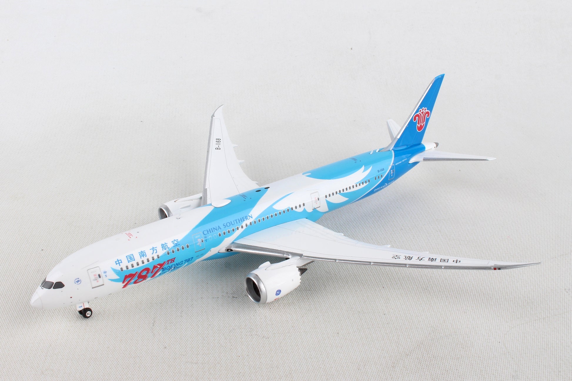 Phoenix Diecast PH1855 China Southern 787-9 1/400 787 Delivered Reg#B-1168