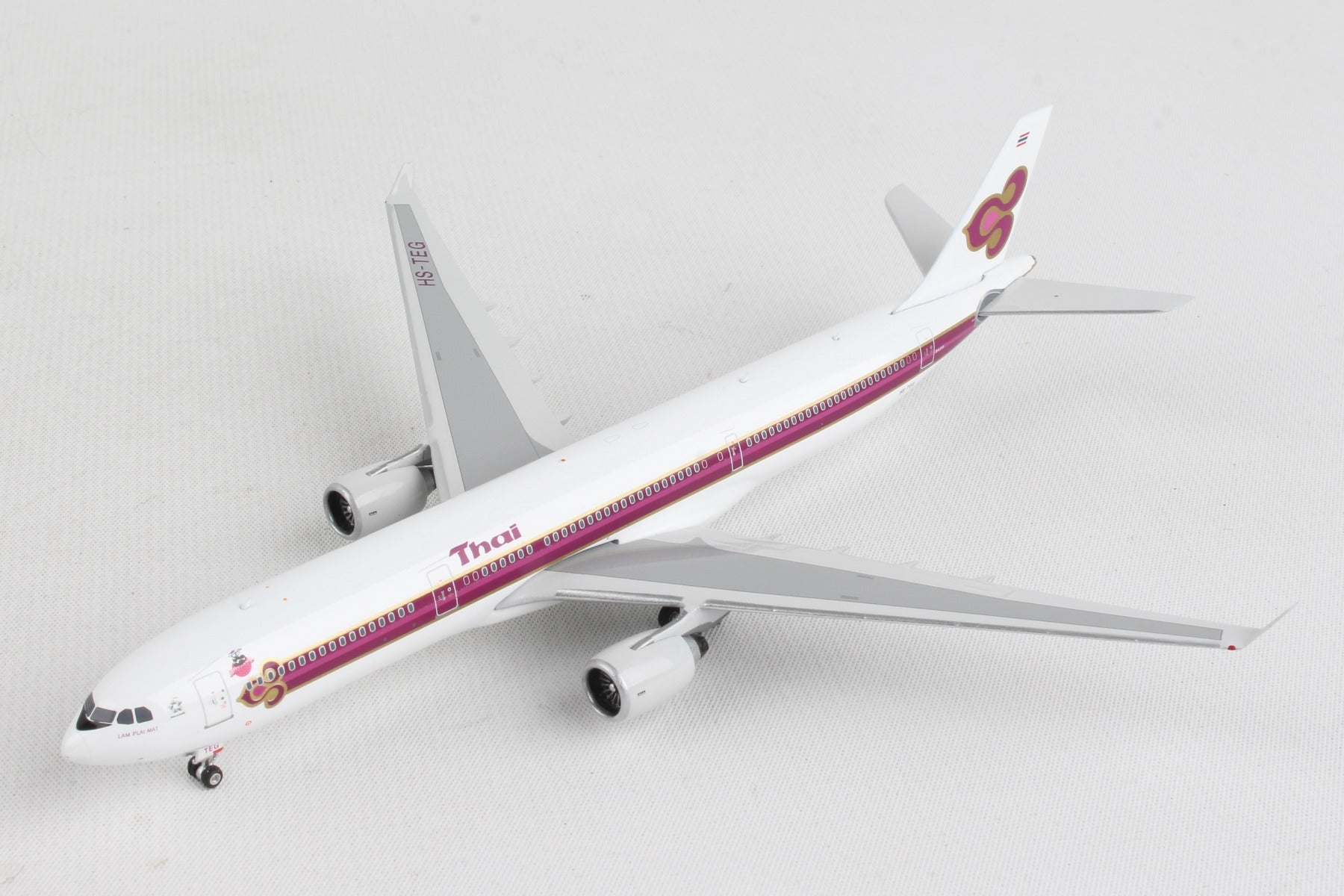 Phoenix Diecast PH2065 Thai A330-300 1/400 Love Chiang Mai Reg#Hs-Teg