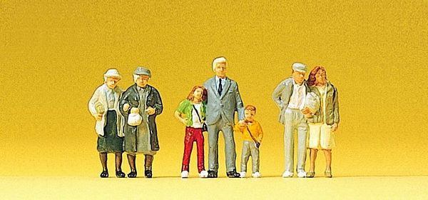 Preiser 10325 HO Scale Pedestrians -- Shopping Promenade