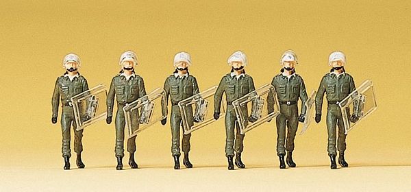 Preiser 10392 HO Scale German Riot Police -- With Shields At Side