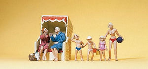 Preiser 10438 HO Scale Recreation & Sports -- Sun Bathers & Beach Hut