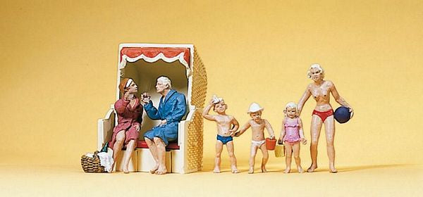 Preiser 10438 HO Scale Recreation & Sports -- Sun Bathers & Beach Hut