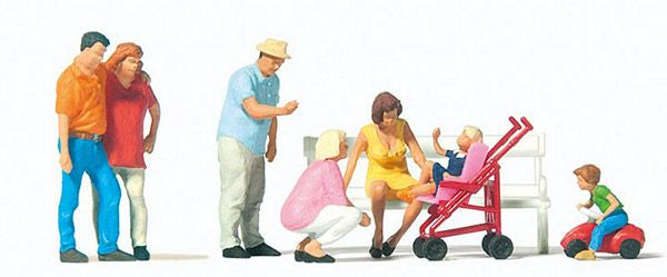 Preiser 10695 HO Scale Family Day Out -- pkg(7)