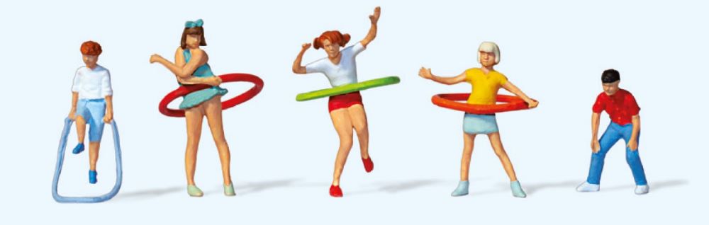 Preiser 10767 HO Children Playing w/Hula Hoops & Jump Rope (5)