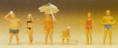 Preiser 79070 N Family on Beach Standing (6)
