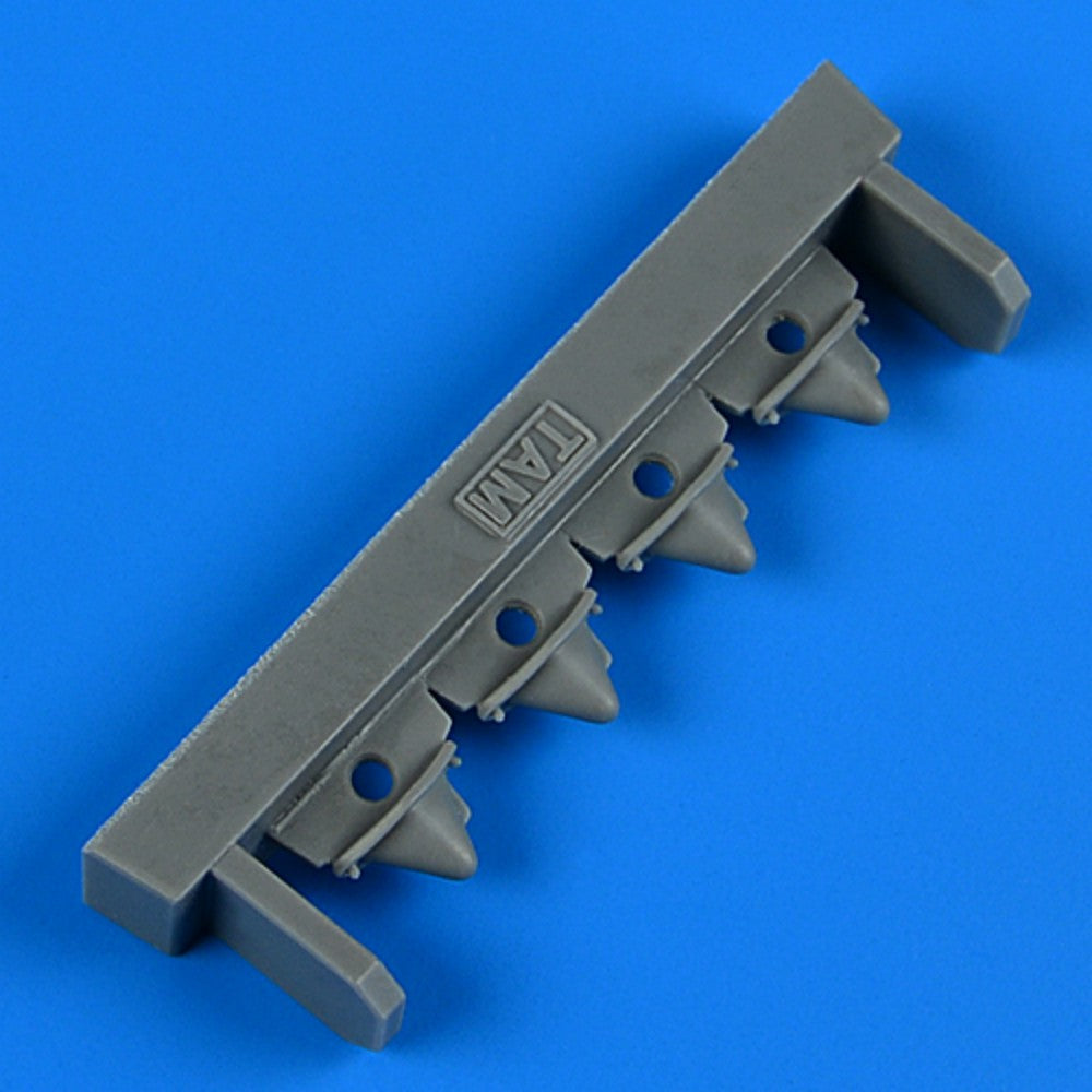 Quickboost 32303 1/32 F16C/CJ Remove Before Flight Covers for TAM