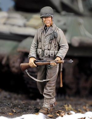 Royal Model 674 1/35 WWII US Infantry Rifleman w/Rifle (Resin)