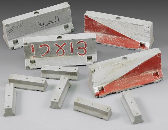 Royal Model 721 1/35 Concrete Traffic Barriers (4 large, 6 small) (Resin)