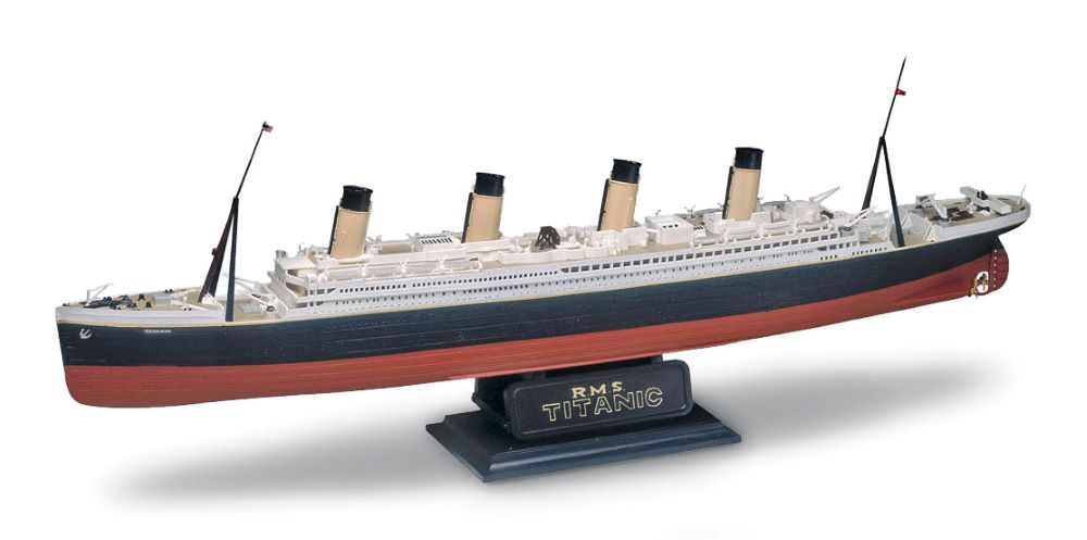 Revell Monogram 445 1/570 RMS Titanic Ocean Liner