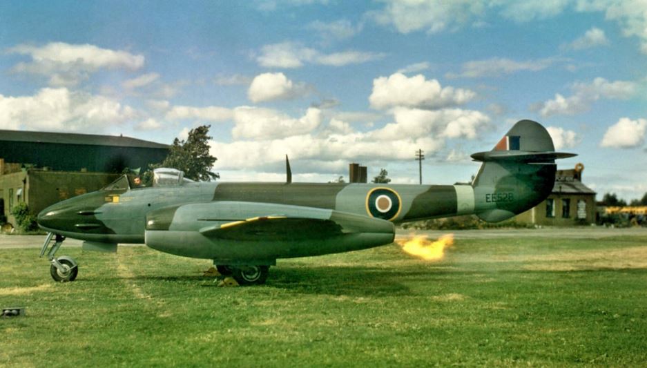 Revell 3830 1/32 Gloster Meteor F3 Fighter (First Edition)