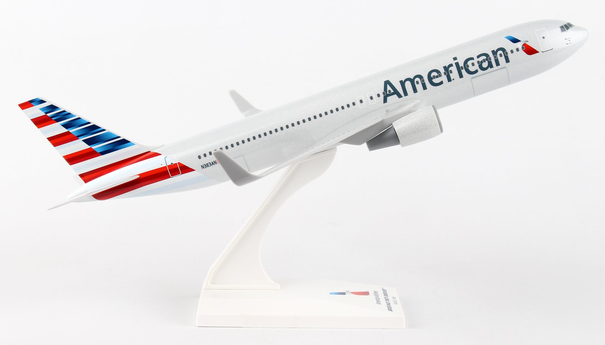 SkyMarks SKR786 American 767-300 1/200 New Livery