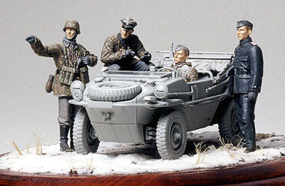 Tamiya 35253 1/35 German Panzer Division Frontline Recon Team (4)