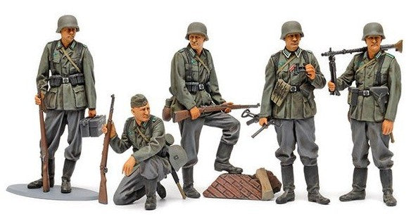 Tamiya 35371 1/35 German Mid-WWII Infantry Soldiers (5)