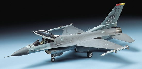 Tamiya 60786 1/72 F16 CJ Block 50 Fighting Falcon Fighter