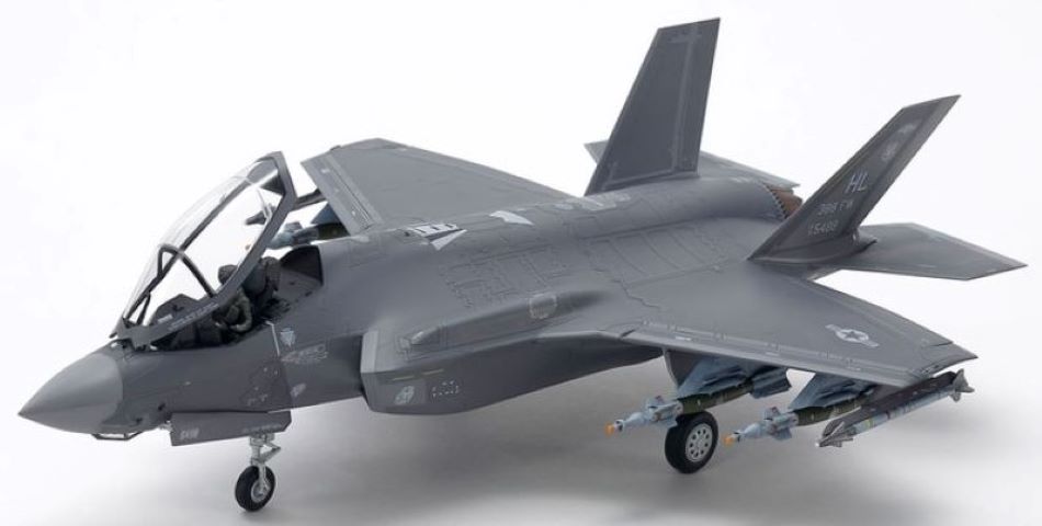 Tamiya 60792 1/72 F35A Lightning II Fighter