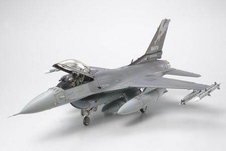 Tamiya 61101 1/48 F16C Block 25/32 Fighting Falcon ANG Aircraft