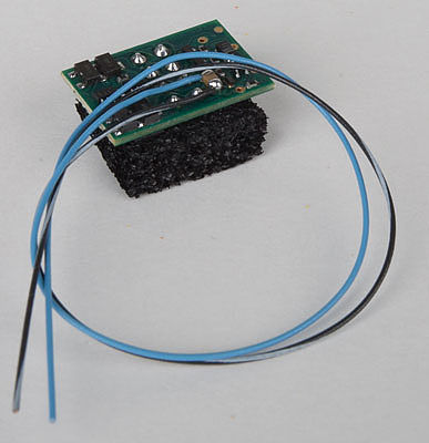 Train Control Systems 1432 HO Scale DP2X-KA 2-Function Direct Plug DCC Decoder w/TCS Keep Alive Wires - Control On -- 8-Pin w/Extra blue, black/white Wires .37 x .59 x .11" or 9.3 x  14.9 x 2.8