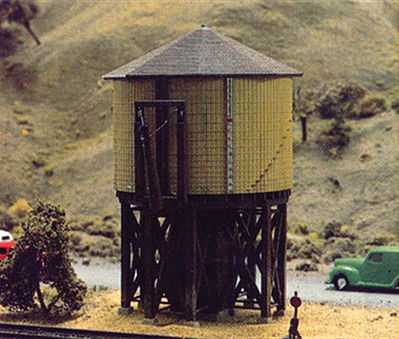 Tichy Trains 26002 N Scale Wood Water Tanks -- pkg(2)