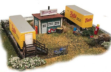 The N Scale Architect 10042 N Scale Picker's Paradise -- Kit - 4 x 2-1/4 x 1" 10.2 x 5.7 x 2.5cm