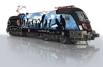 Trix 22965 HO Scale Class 182 Electric Locomotive with Sound & DCC -- Mitsui Rail Capital Europe (Era VI; Full-Color Graphics, Pan-European Picnic)
