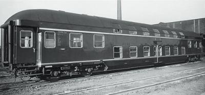 Trix 23462 HO Scale Bi-Level Car -- German Federal Railway #79 004