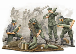 Trumpeter 426 1/35 German Field Howitzer Carrying Crew  Figure Set (4)