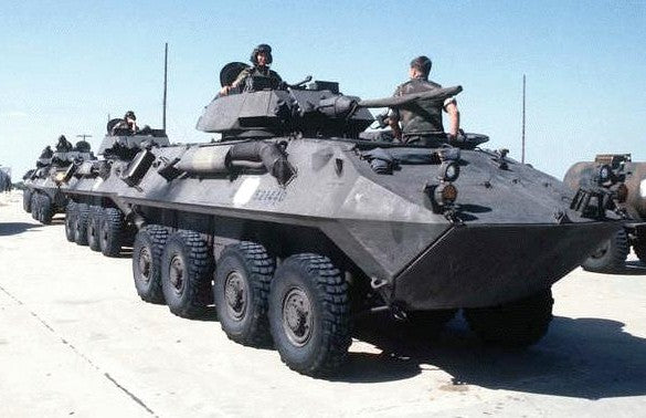 Trumpeter 7268 1/72 USMC LAV-25 8x8 Light Armored Vehicle