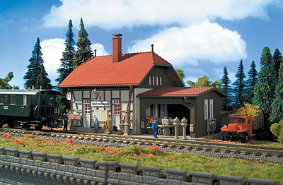 Vollmer 43507 HO Scale Spatzenhausen Train Crew Building - Kit -- 16 x 10.5 x 12.5cm