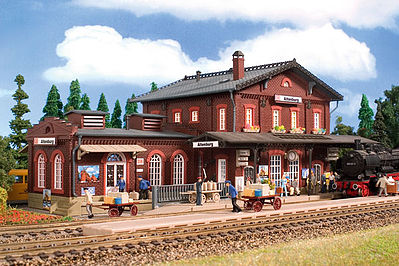 Vollmer 43509 HO Scale Altenburg Station - Kit -- 14-3/16 x 7-1/16 x 5-1/2" 36 x 18 x 14cm