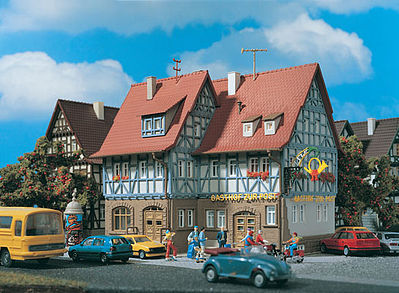 Vollmer 43637 HO Scale Village Inn -- 7-13/16 x 5 x 6" 19.5 x 12.5 x 15cm